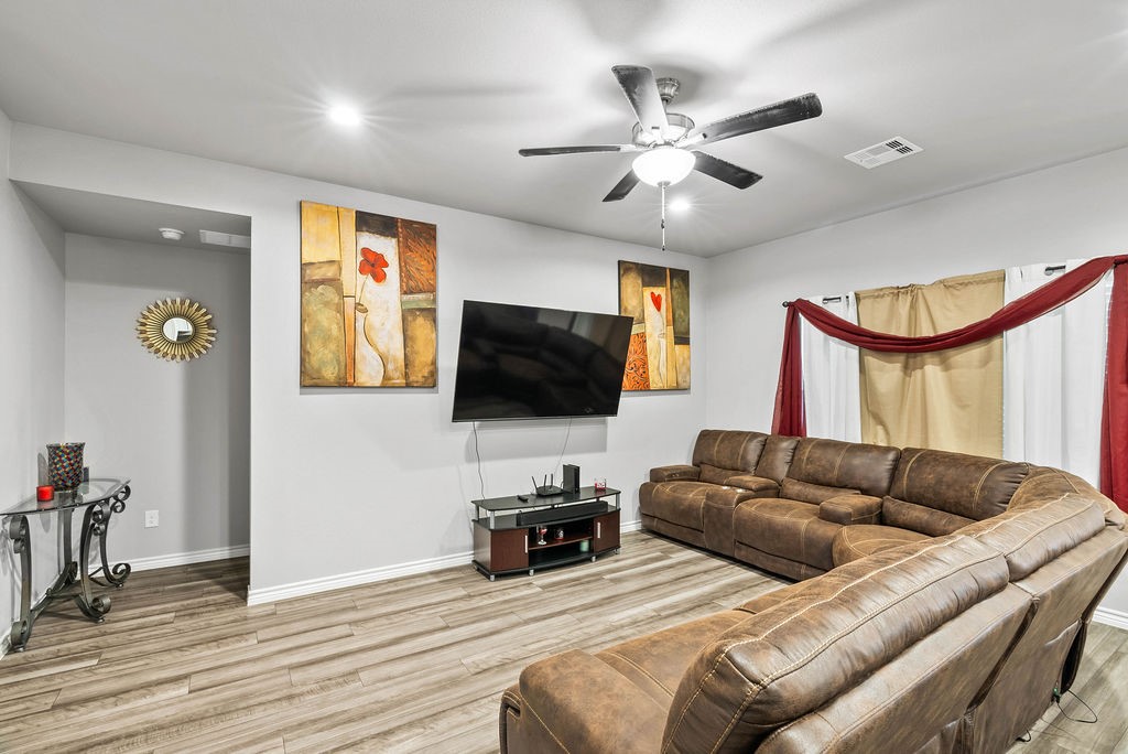 1258 Carnaby St Property Photo 10