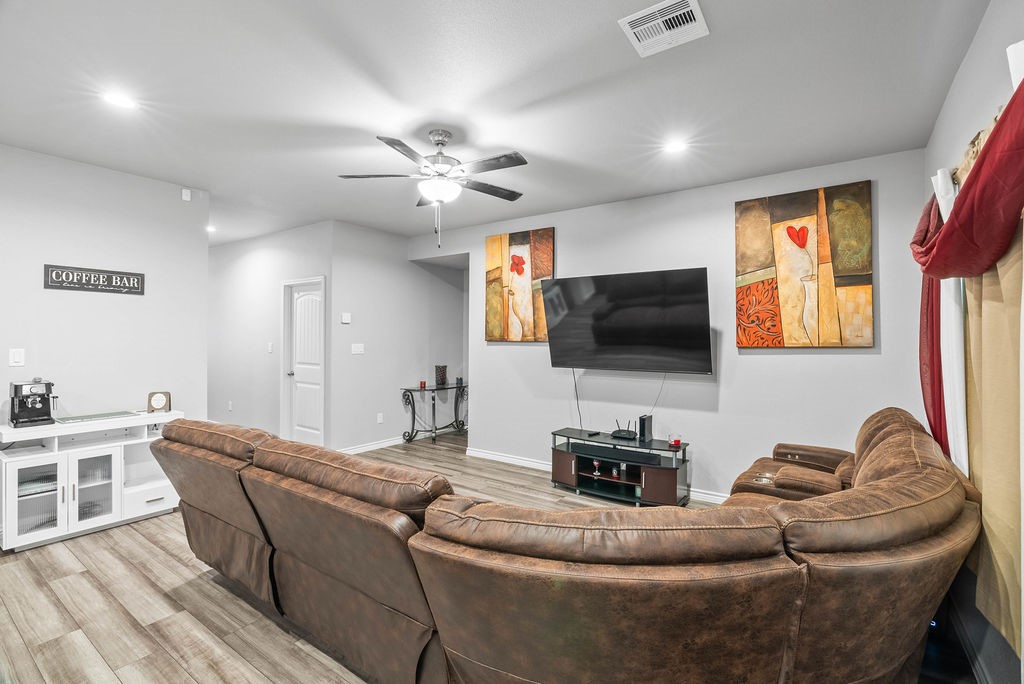 1258 Carnaby St Property Photo 12