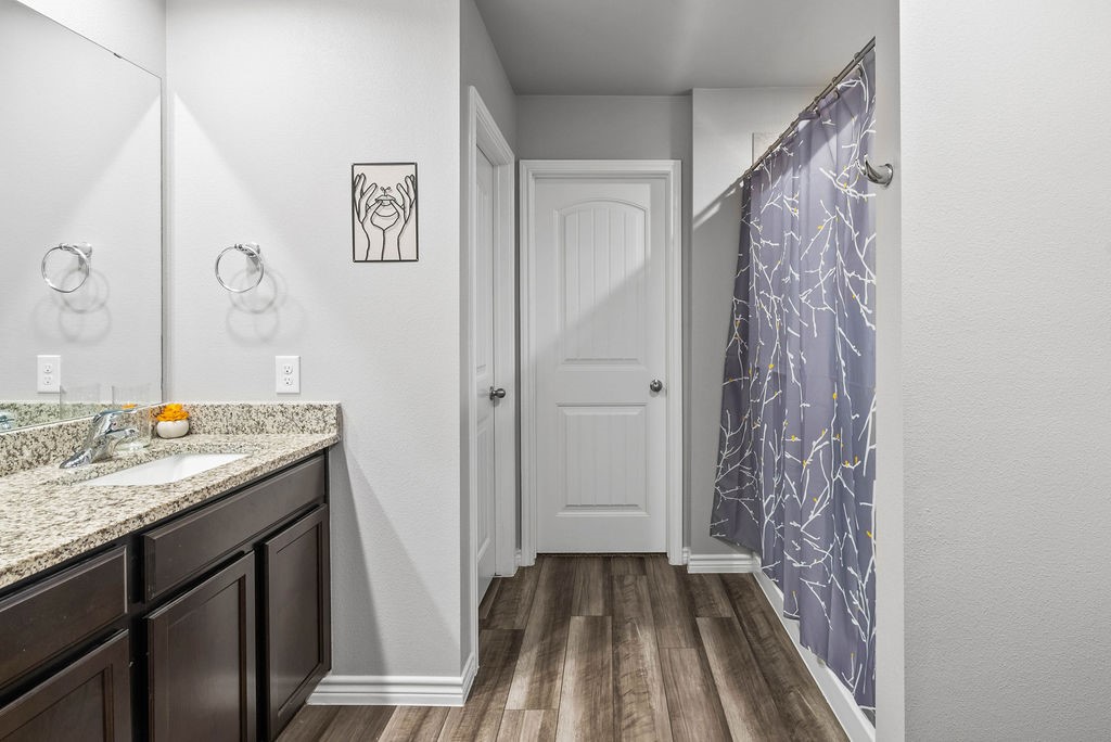 1258 Carnaby St Property Photo 15