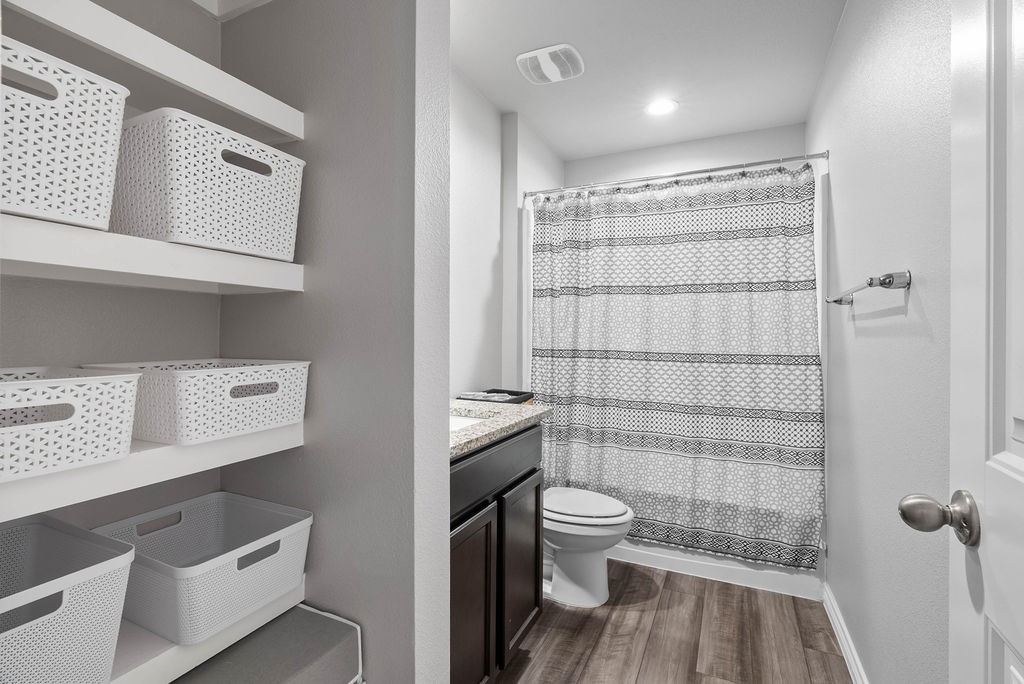 1258 Carnaby St Property Photo 23