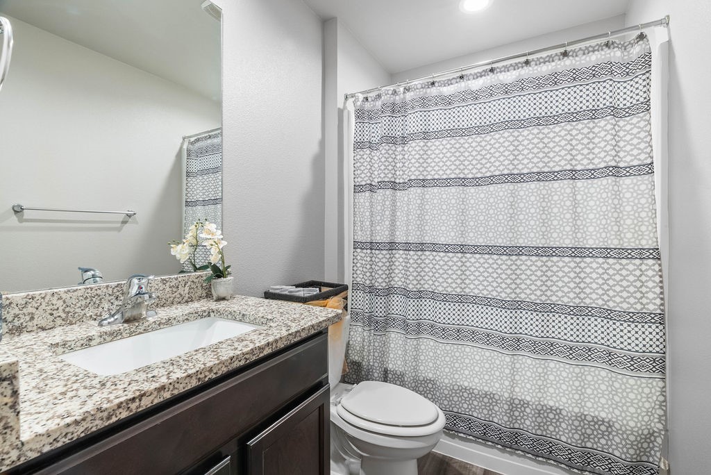 1258 Carnaby St Property Photo 24