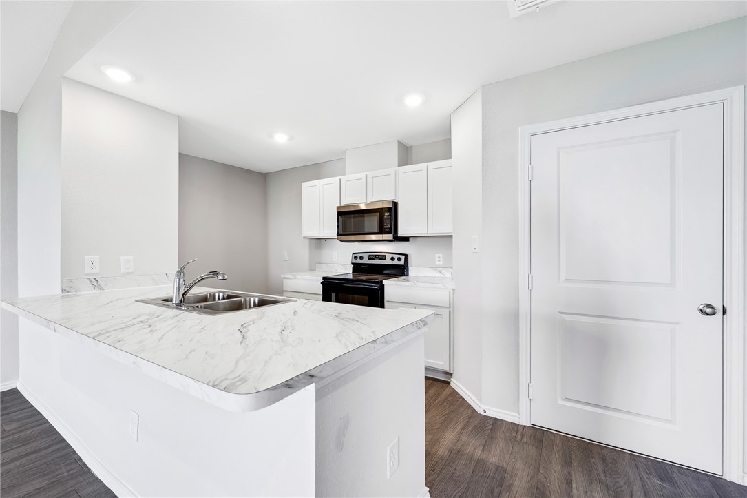 3601 Rebecca Property Photo 8