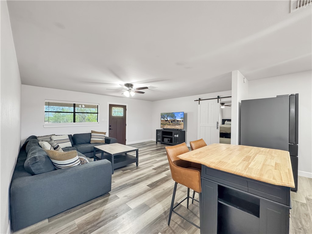 130 County Road 3211 Property Photo 6