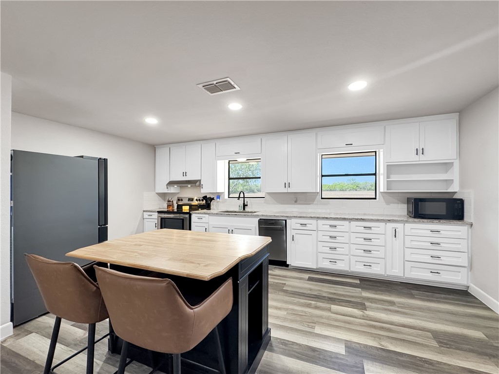 130 County Road 3211 Property Photo 8