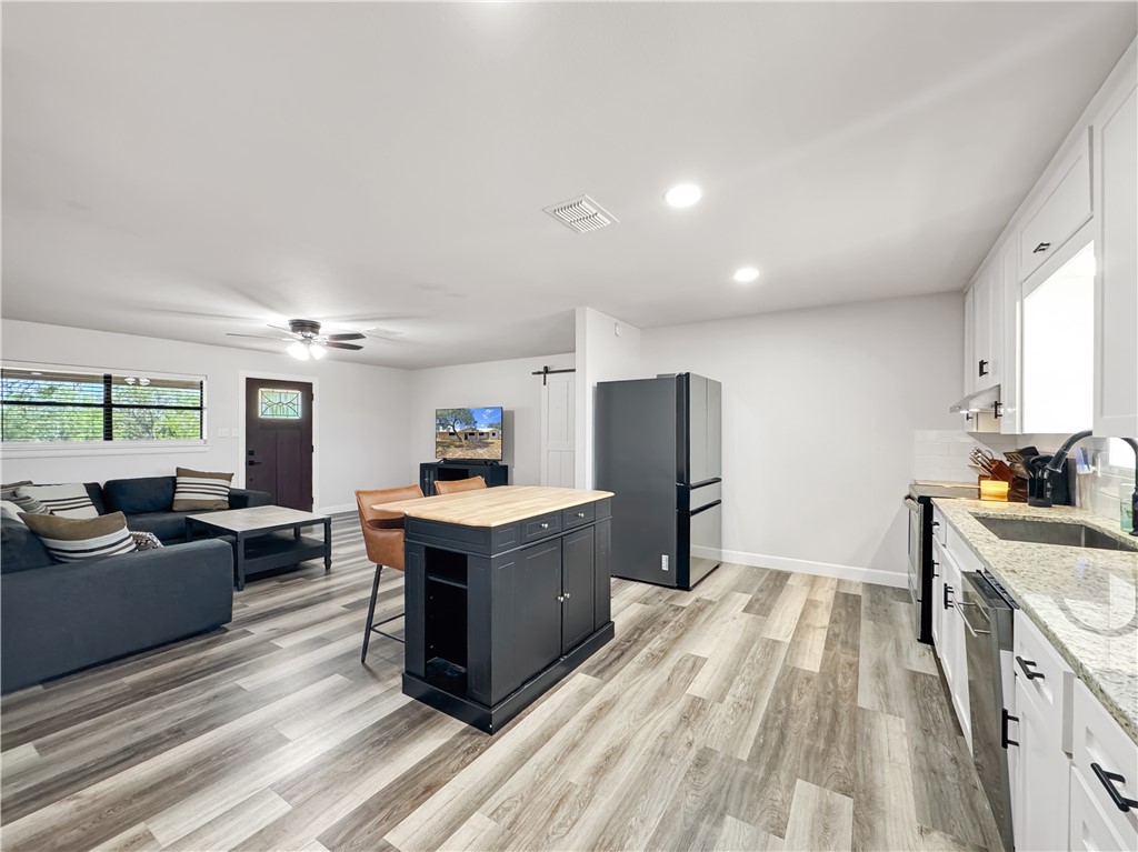 130 County Road 3211 Property Photo 9