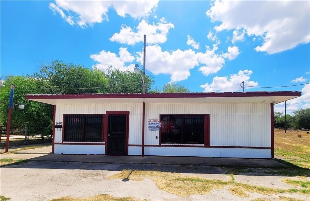 1402 S Washington St Property Photo 1