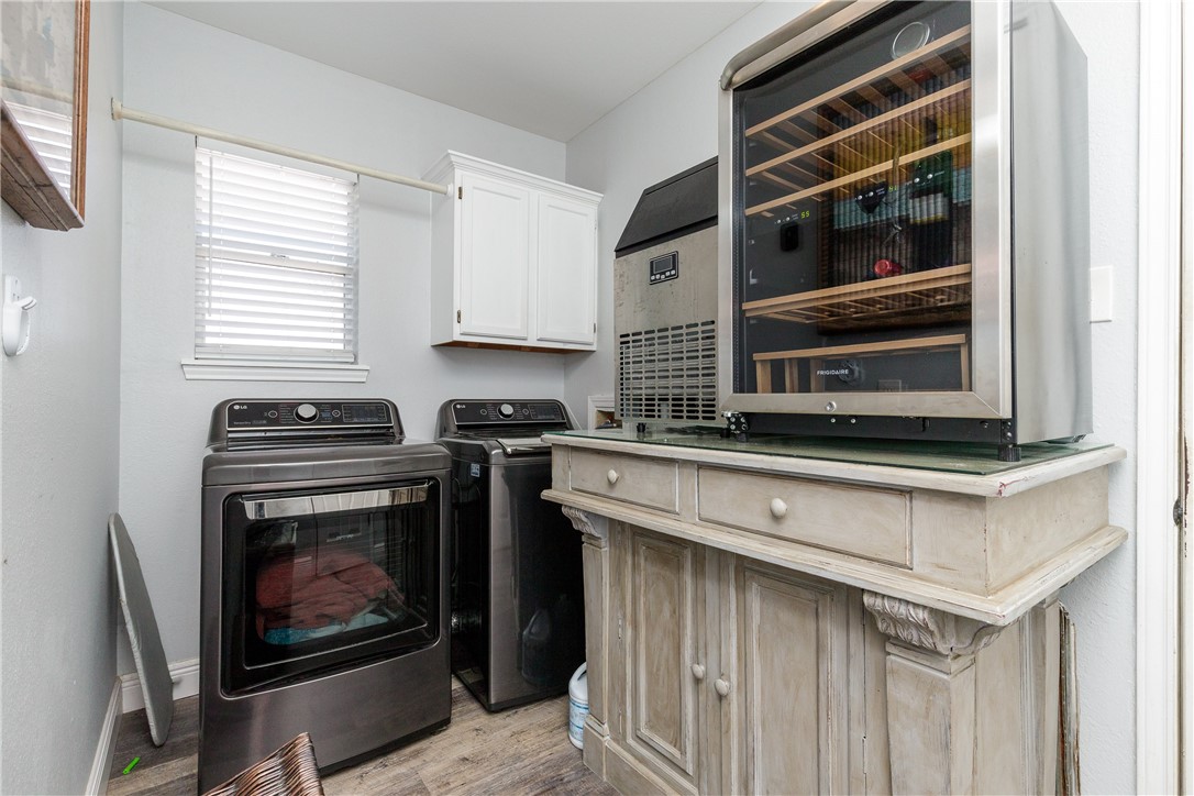 2541 Flour Bluff Dr Property Photo 26