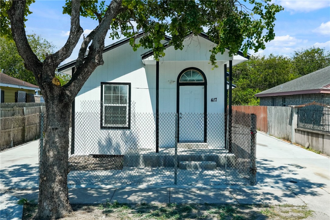 417 Vera Cruz St Property Photo 1