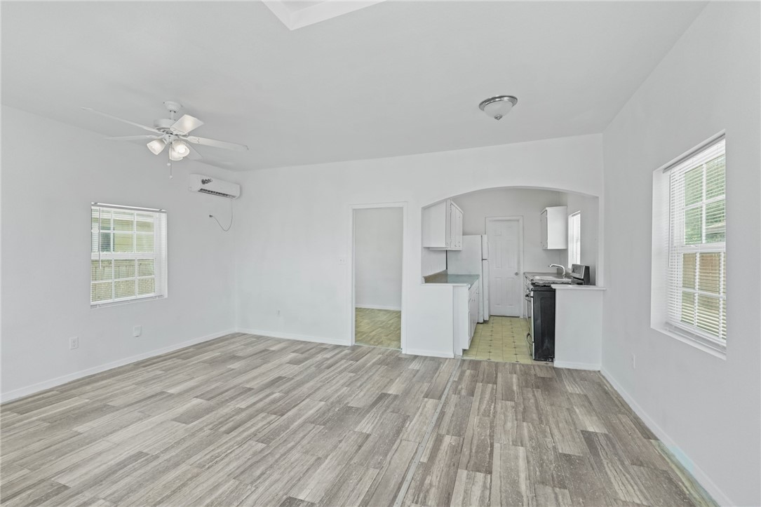 417 Vera Cruz St Property Photo 4