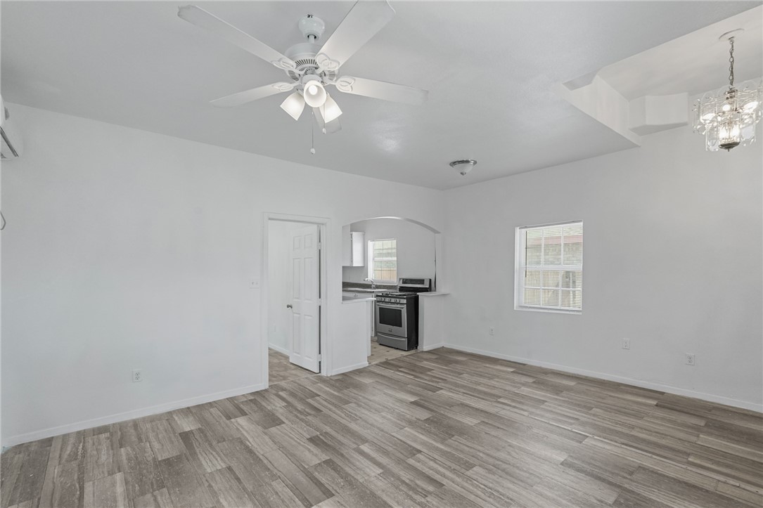 417 Vera Cruz St Property Photo 5