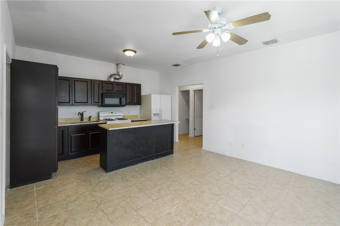 417 Vera Cruz St Property Photo 16