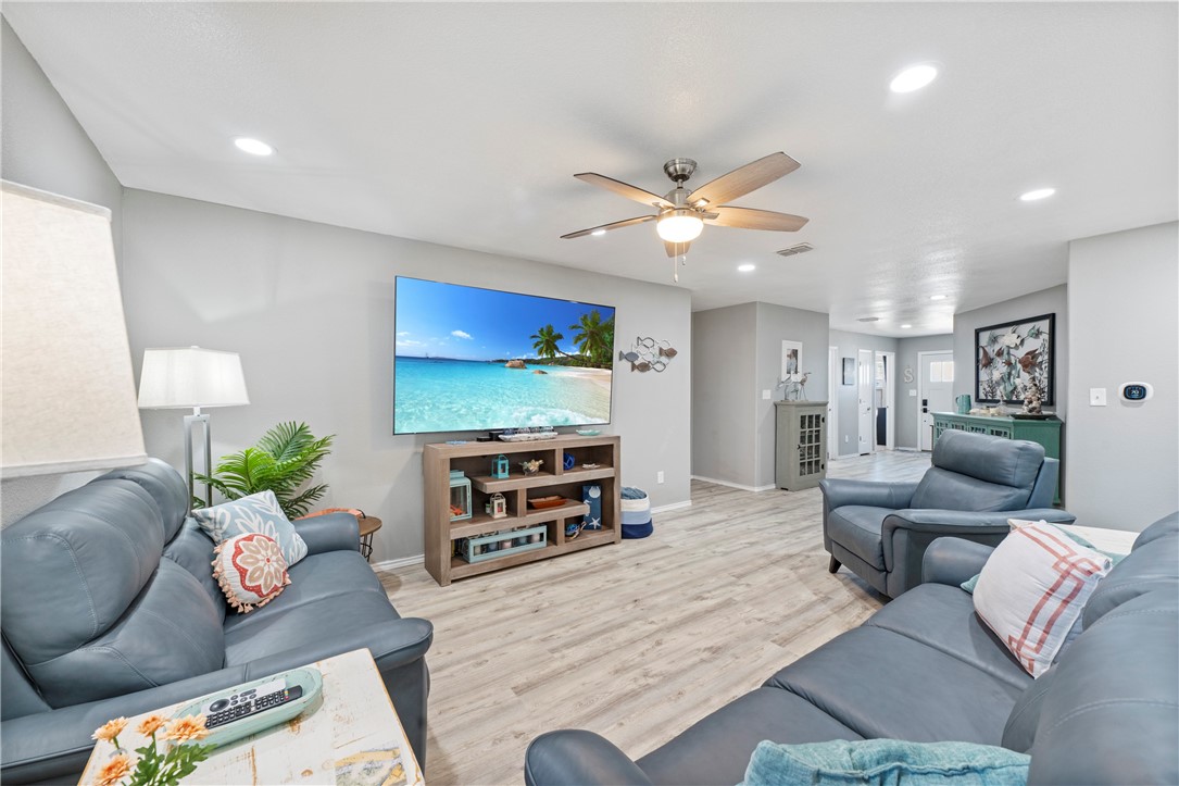 512 Rockport Channel Property Photo 5