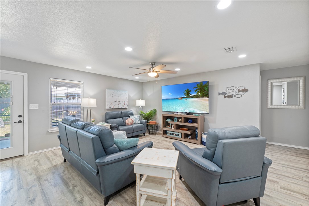 512 Rockport Channel Property Photo 6