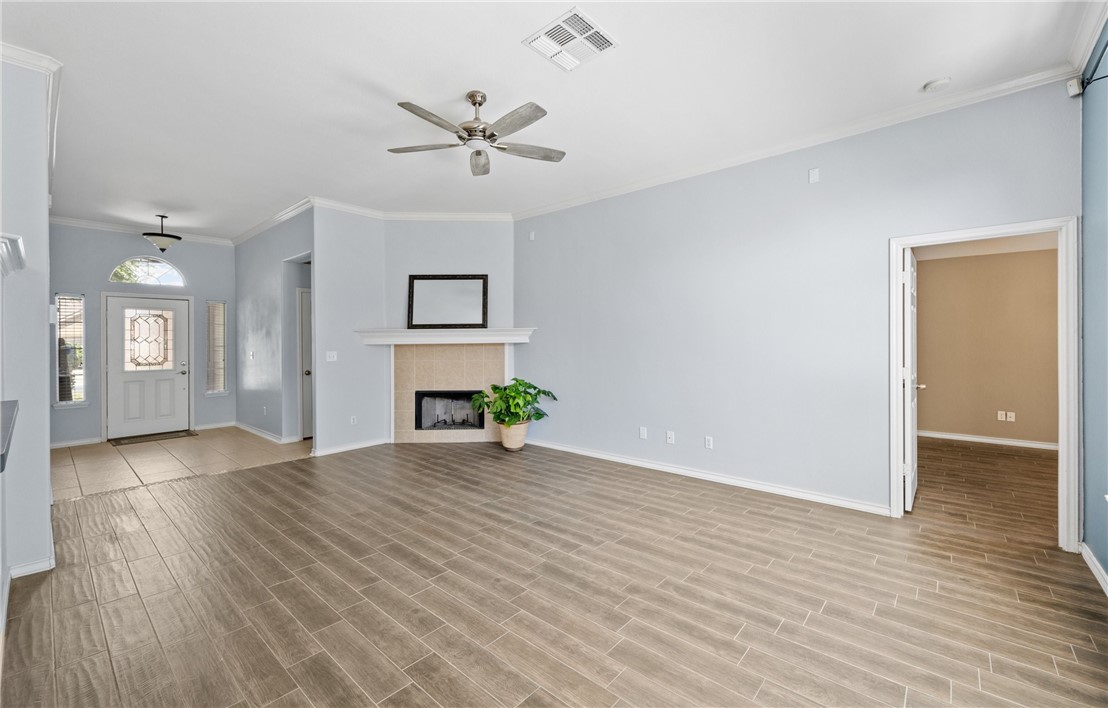 7206 Spanish Wood Dr Property Photo 4