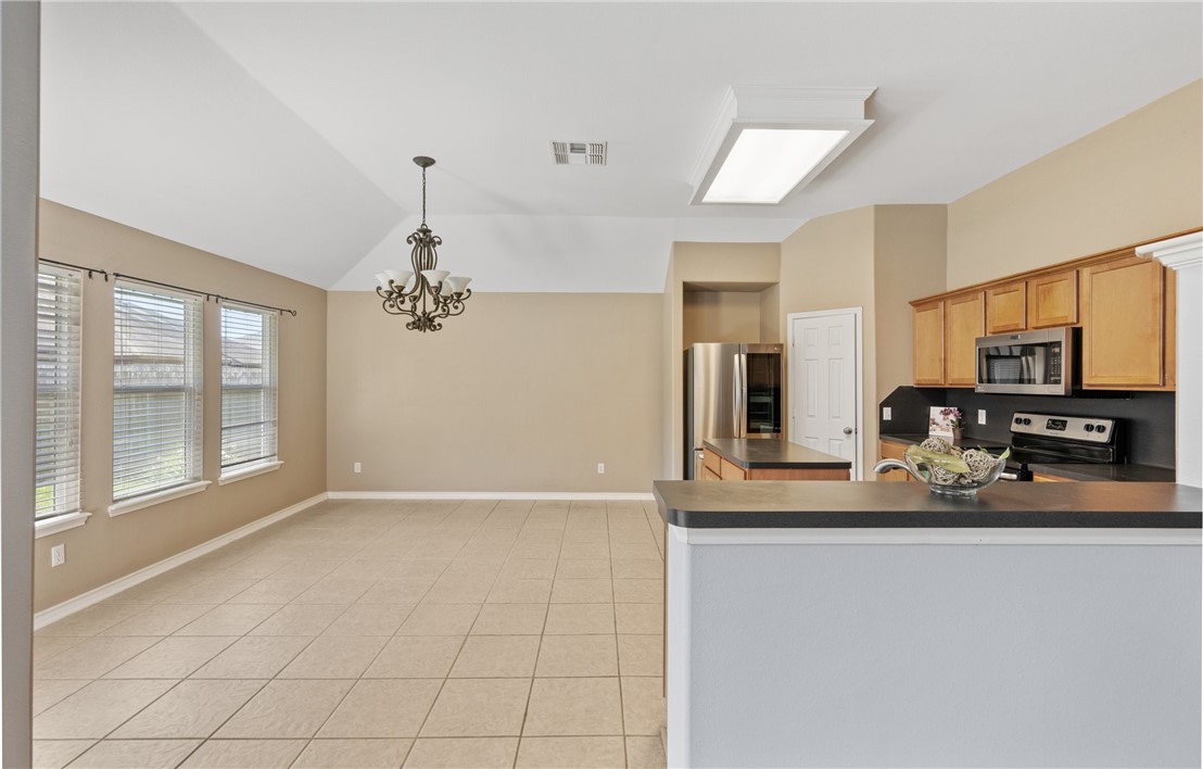 7206 Spanish Wood Dr Property Photo 5