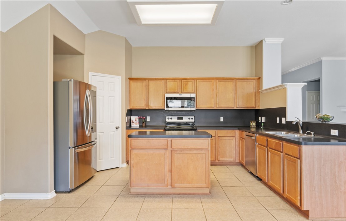 7206 Spanish Wood Dr Property Photo 7