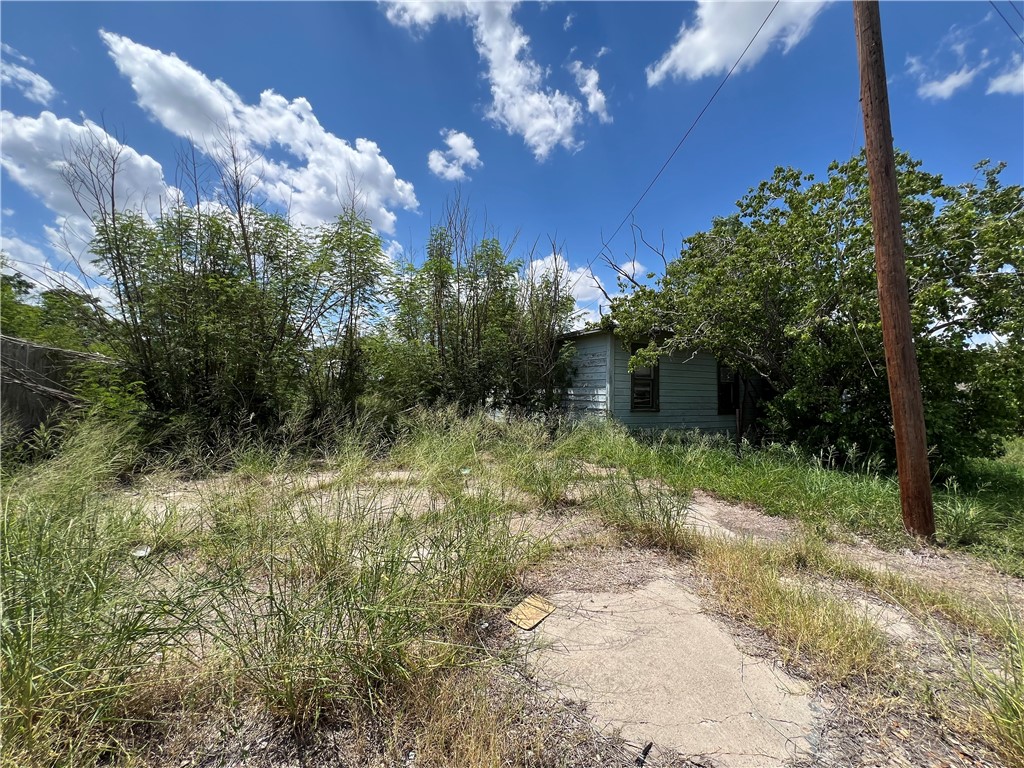 501 W Ella Ave Property Photo 5