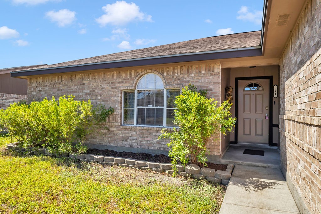 311 Lemonwood Property Photo 4