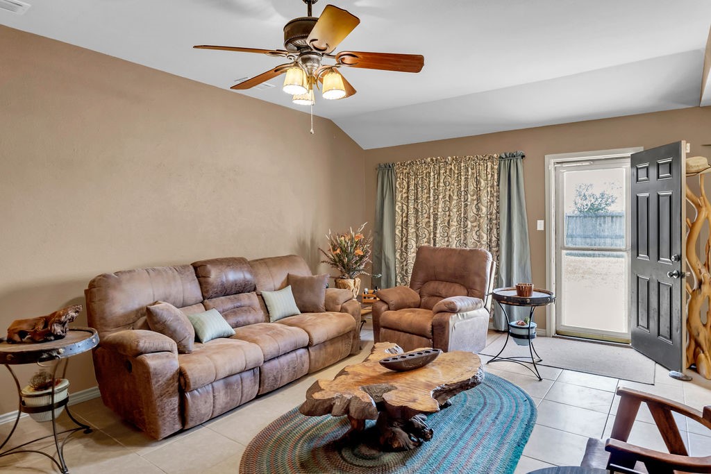 311 Lemonwood Property Photo 6