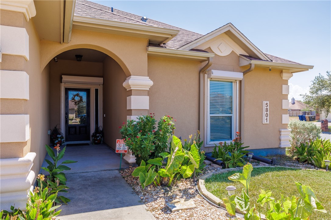 5801 Montserrat Dr Property Photo 2