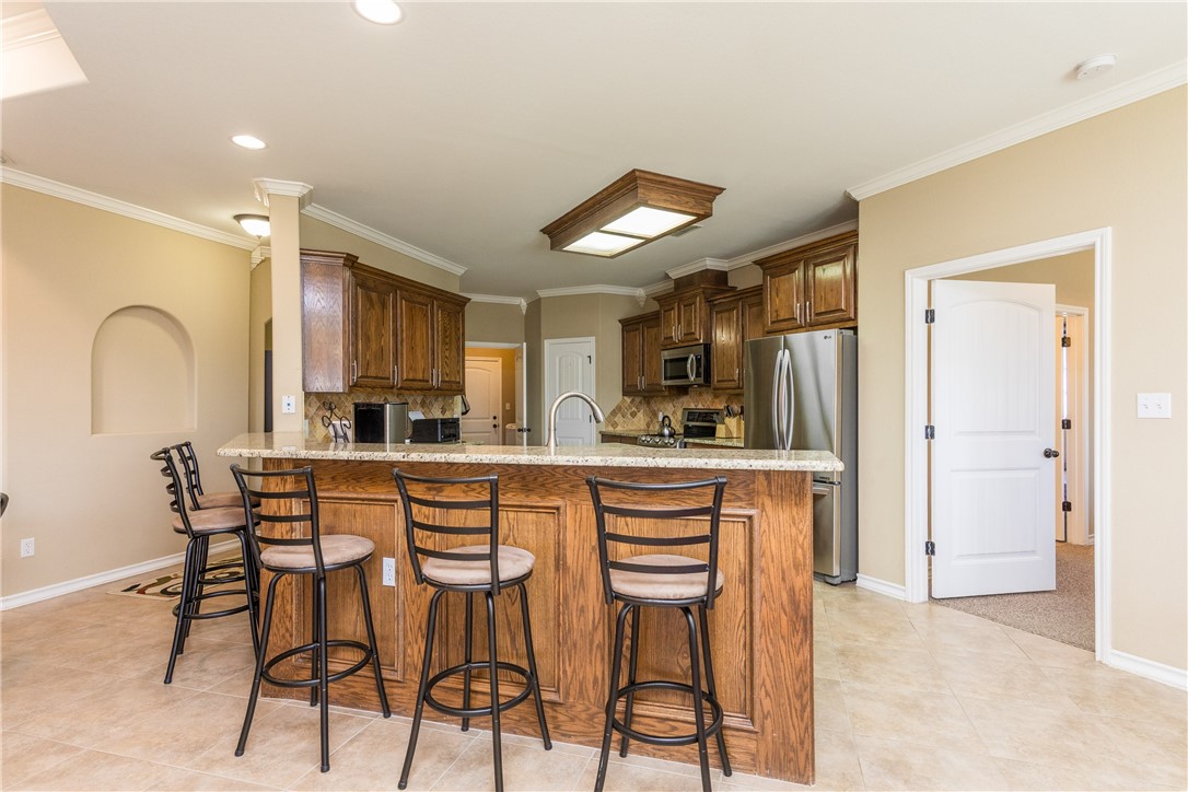 5801 Montserrat Dr Property Photo 4