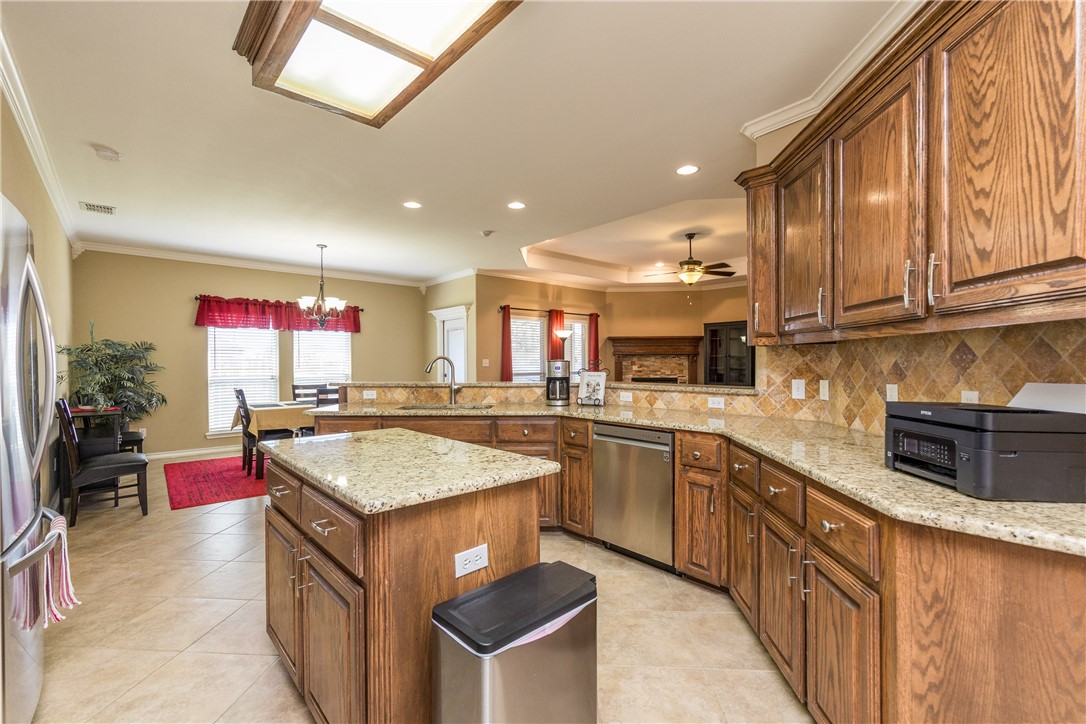 5801 Montserrat Dr Property Photo 9