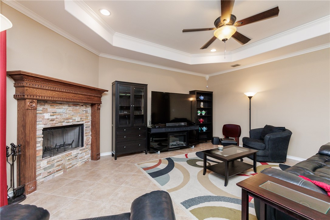 5801 Montserrat Dr Property Photo 14