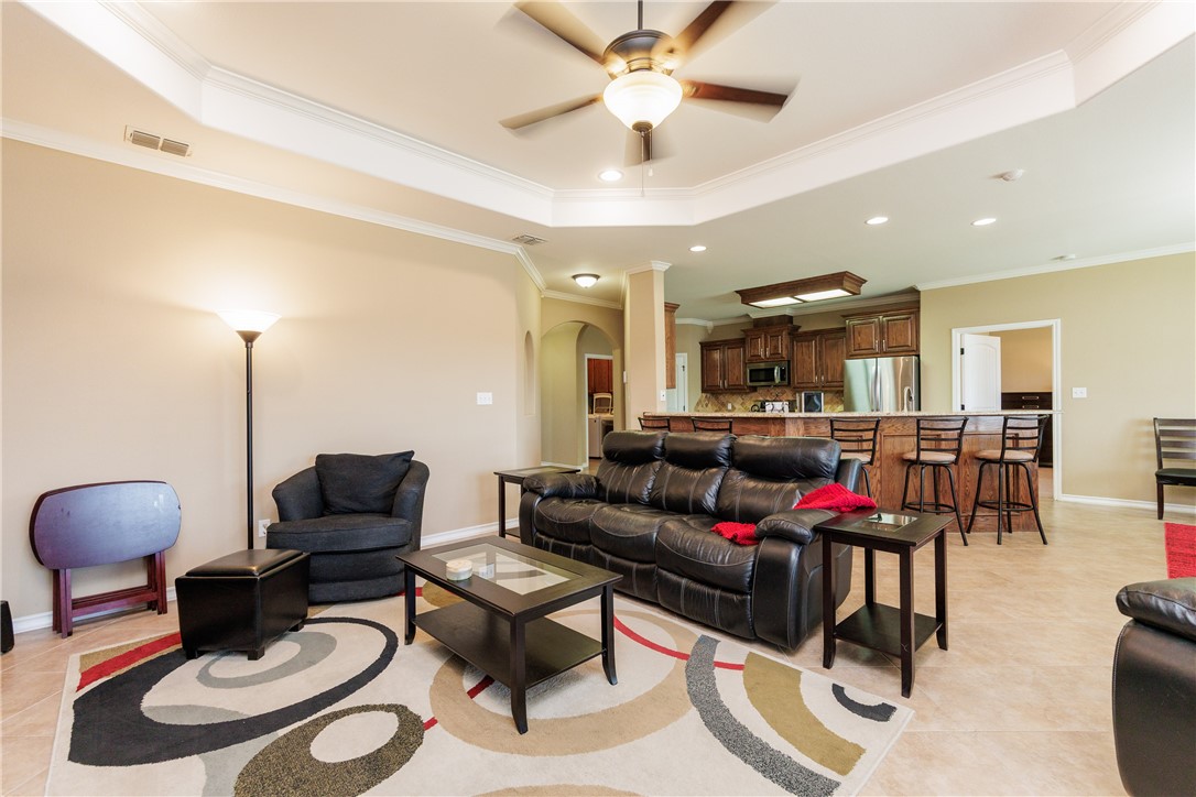 5801 Montserrat Dr Property Photo 15