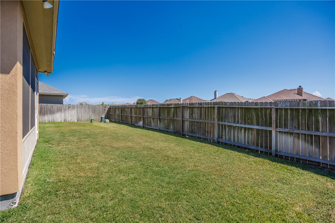 5801 Montserrat Dr Property Photo 35