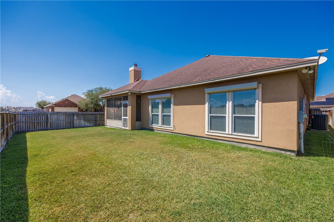 5801 Montserrat Dr Property Photo 36