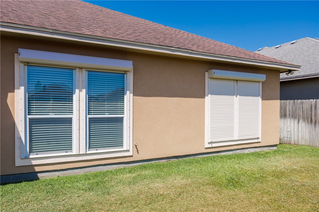 5801 Montserrat Dr Property Photo 37