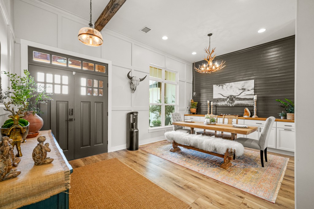 463475 Property Photo 2