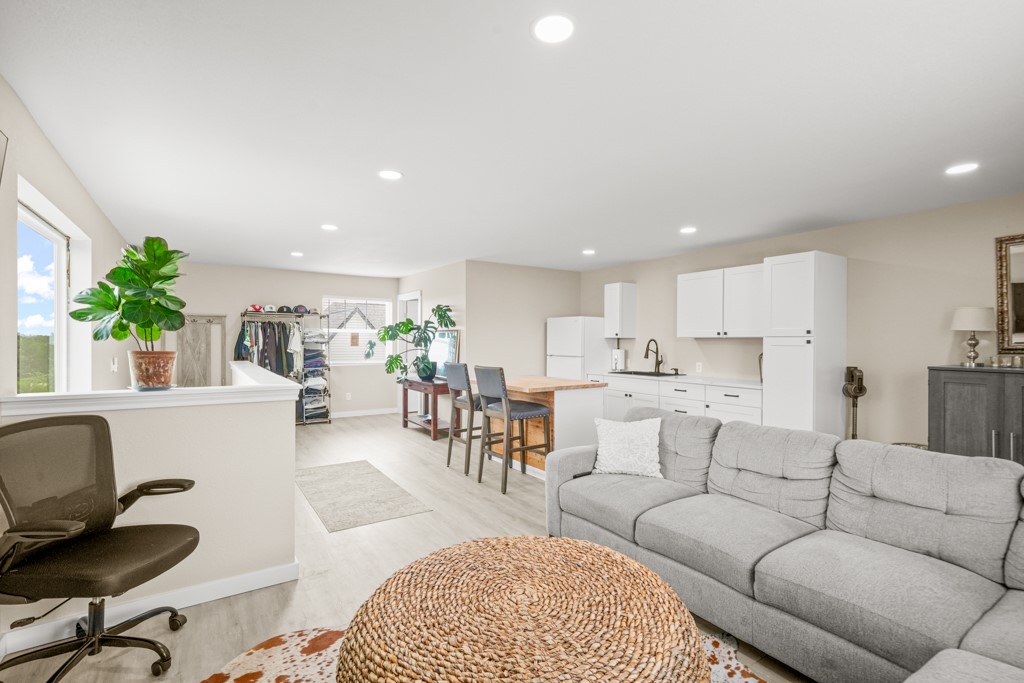 463475 Property Photo 37