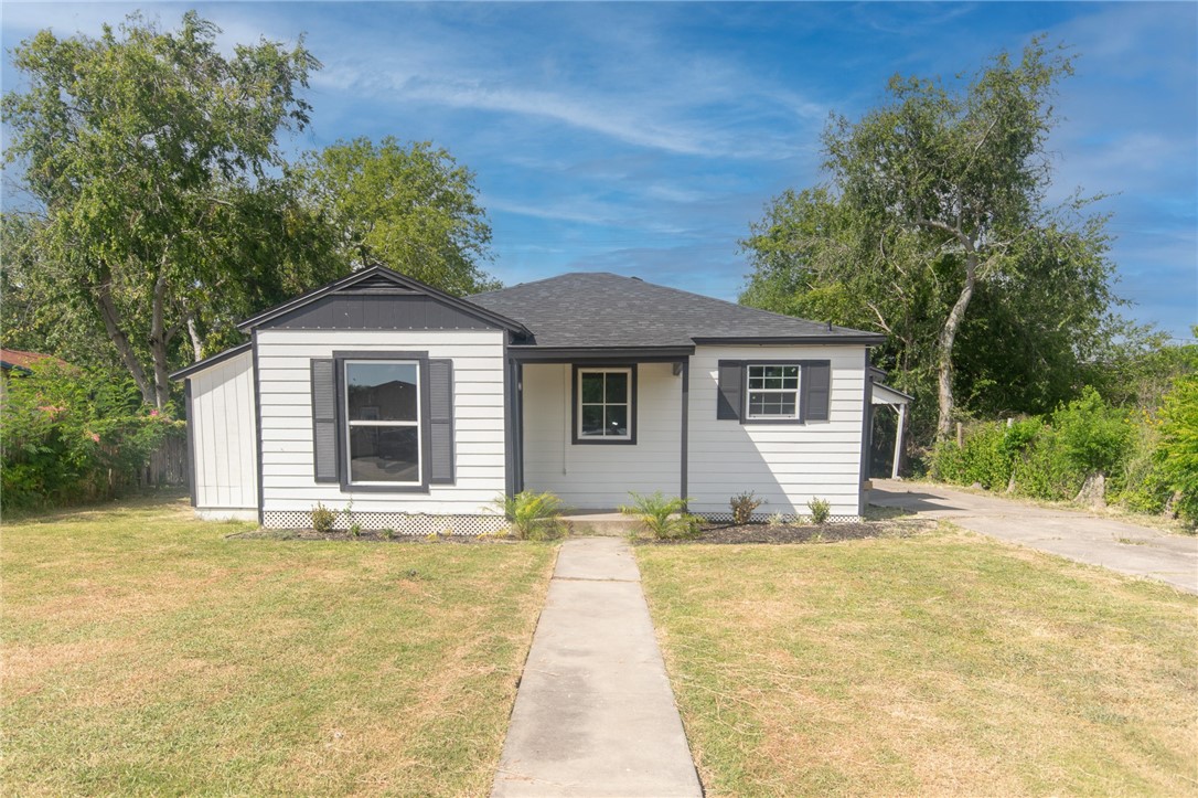 1367 Normandy Dr Property Photo 1