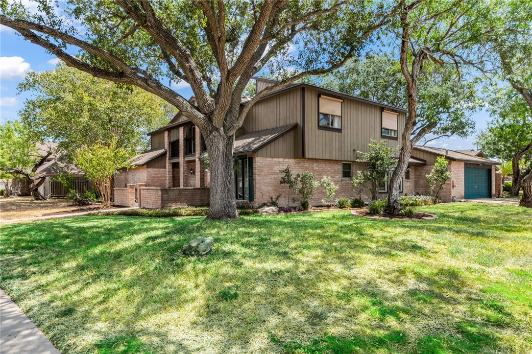 6202 Lost Creek Dr Property Photo 2