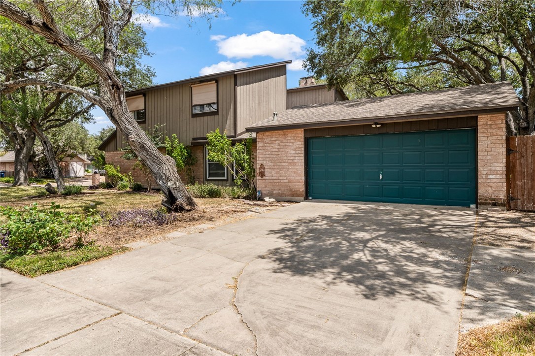 6202 Lost Creek Dr Property Photo 3