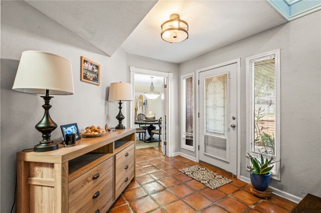 6202 Lost Creek Dr Property Photo 4