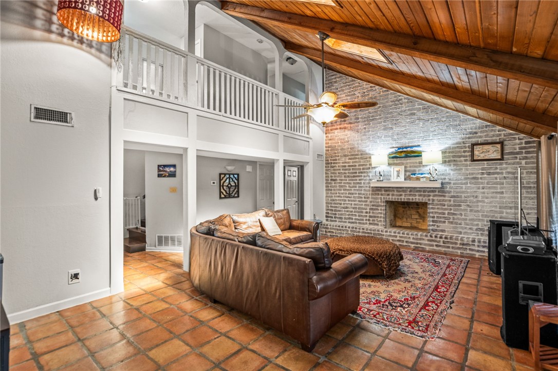 6202 Lost Creek Dr Property Photo 5