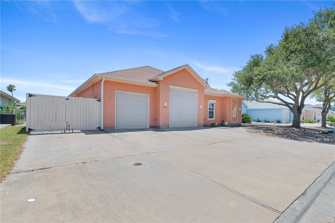 1013 Pompano Property Photo 2