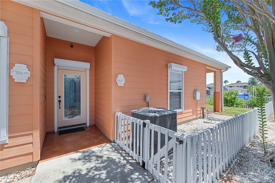 1013 Pompano Property Photo 4