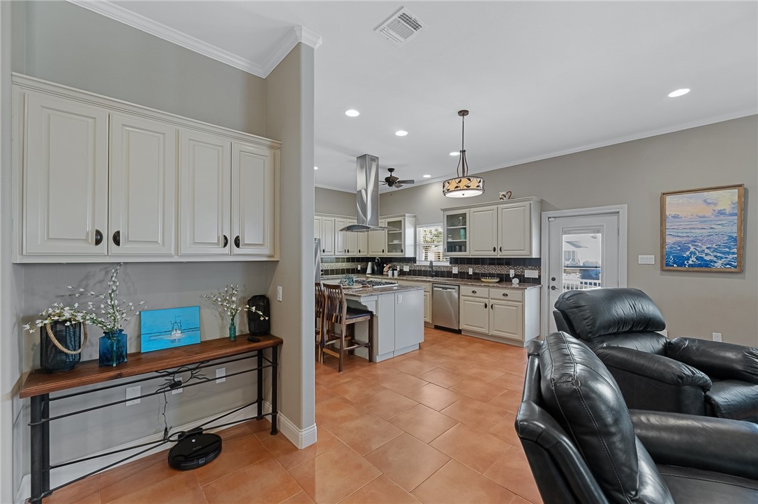 1013 Pompano Property Photo 5