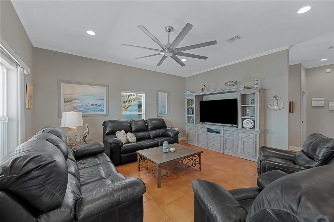 1013 Pompano Property Photo 6