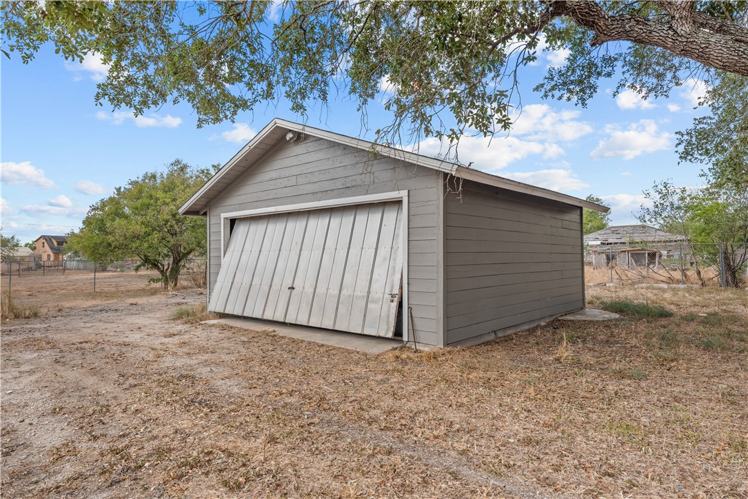 10941 Shady Lane Property Photo 16