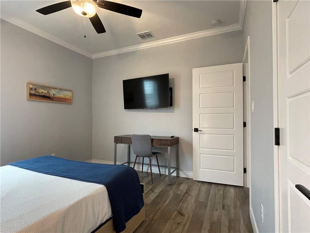 213 Las Palmas Dr Property Photo 23