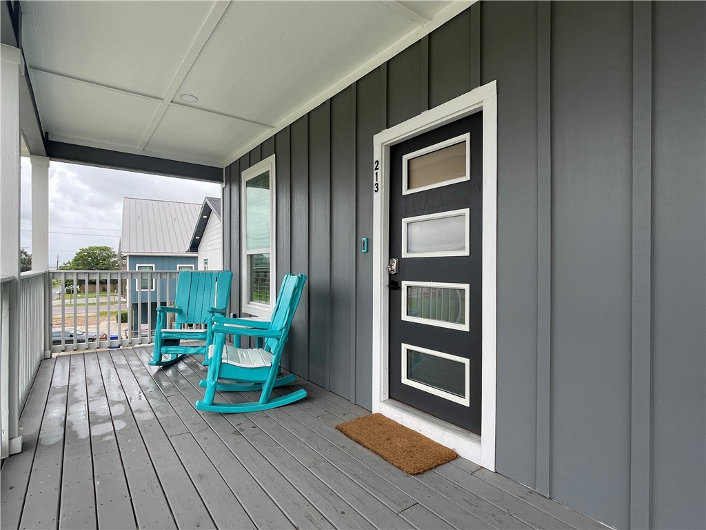 213 Las Palmas Dr Property Photo 27