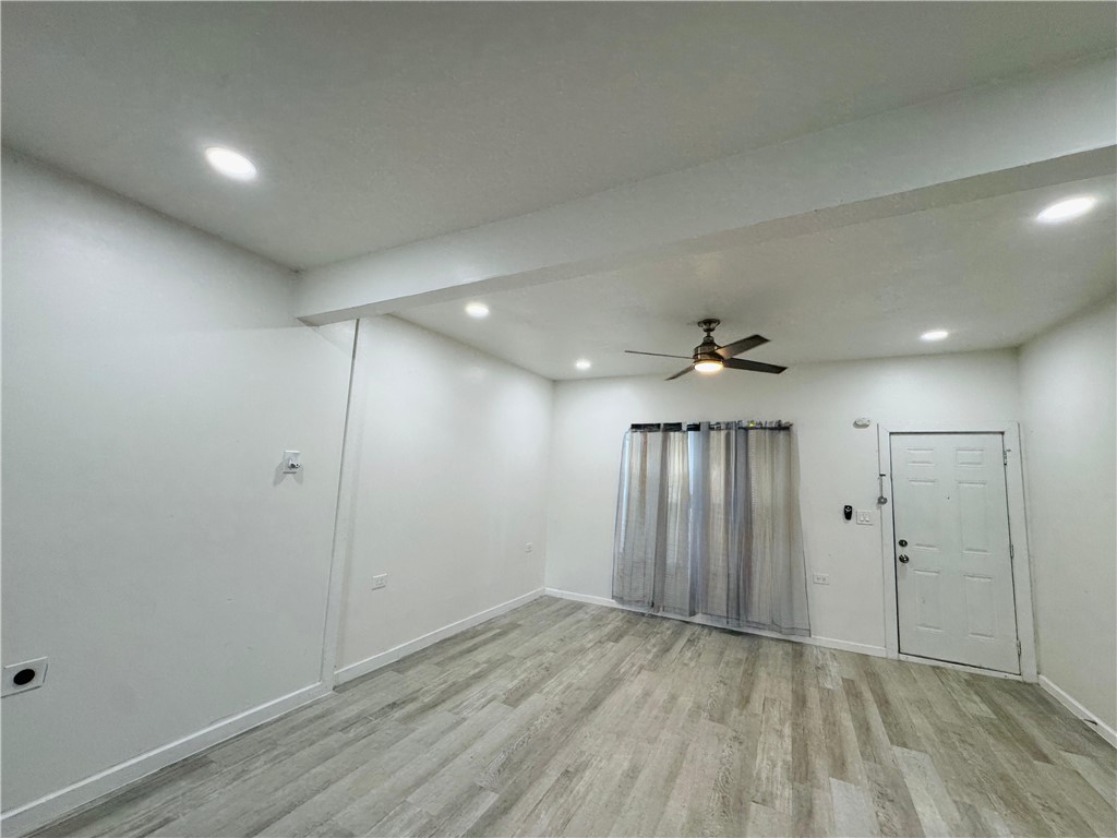 910 Elizabeth St Property Photo 4