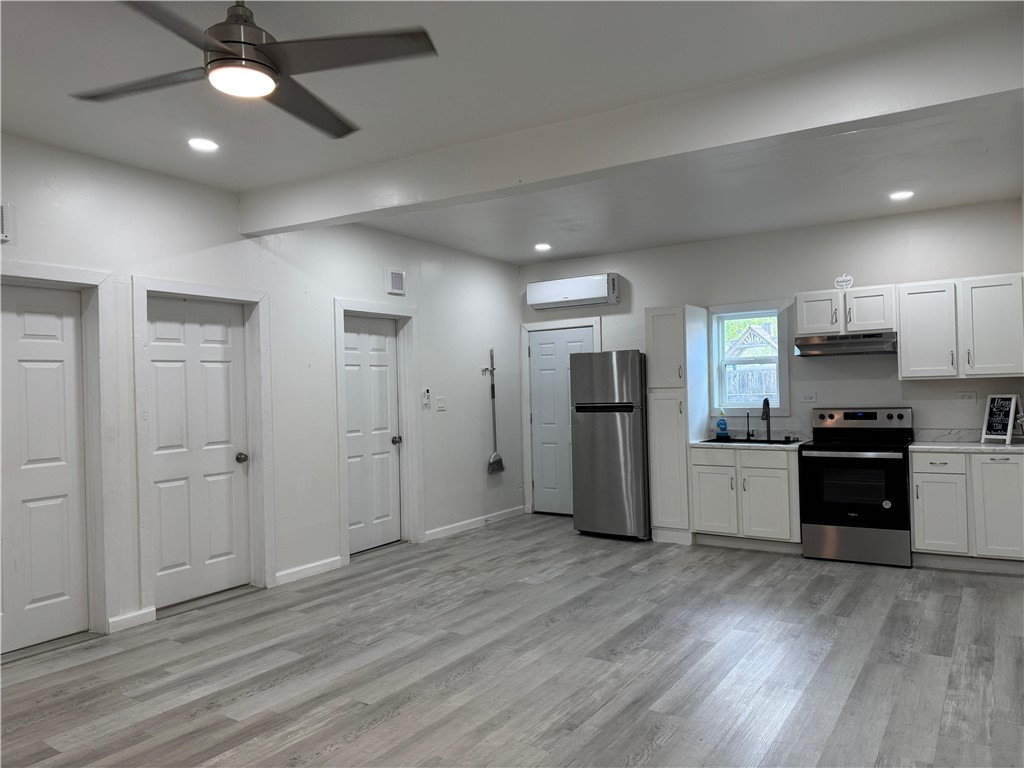 910 Elizabeth St Property Photo 5