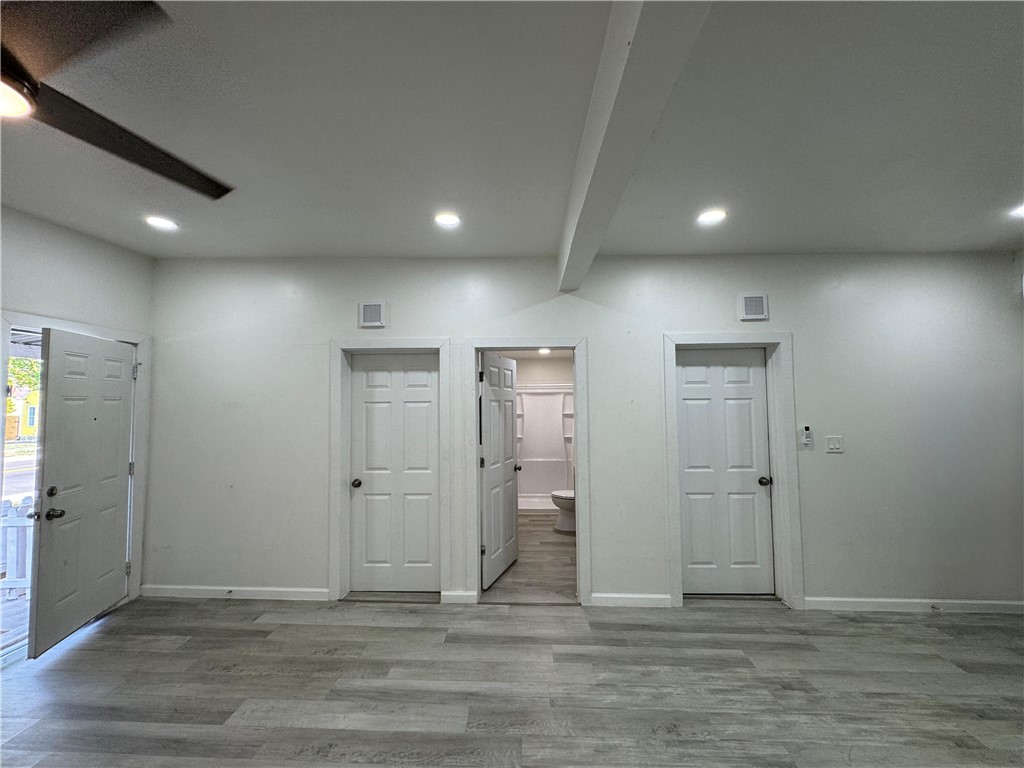 910 Elizabeth St Property Photo 7