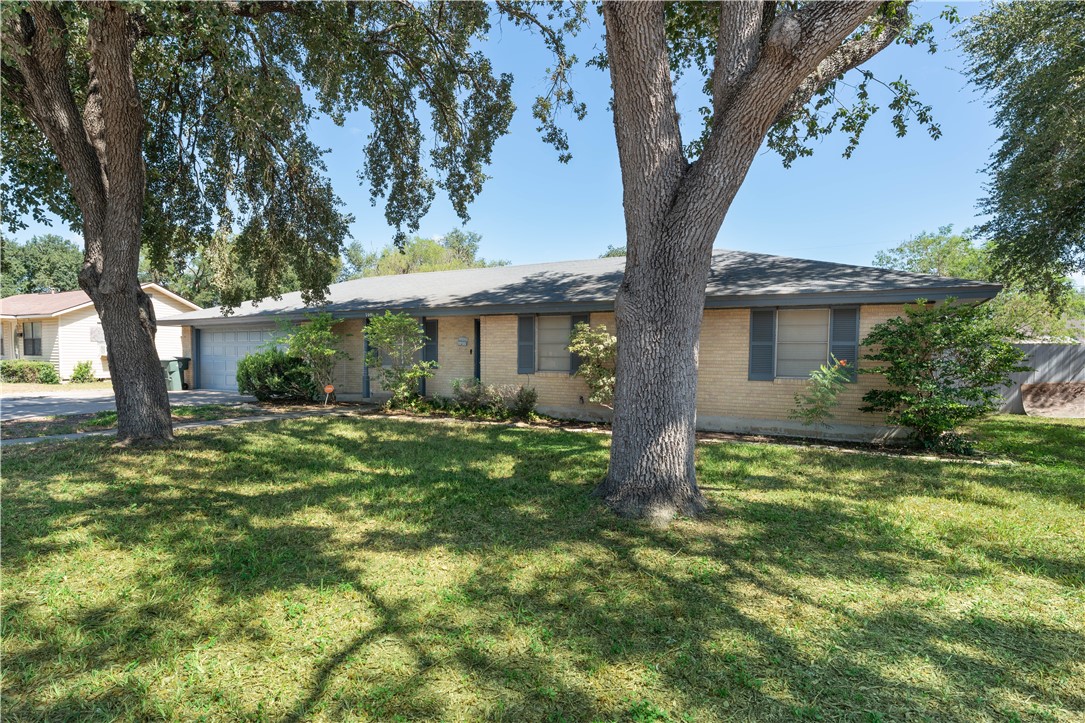 709 Lincoln St Property Photo 2