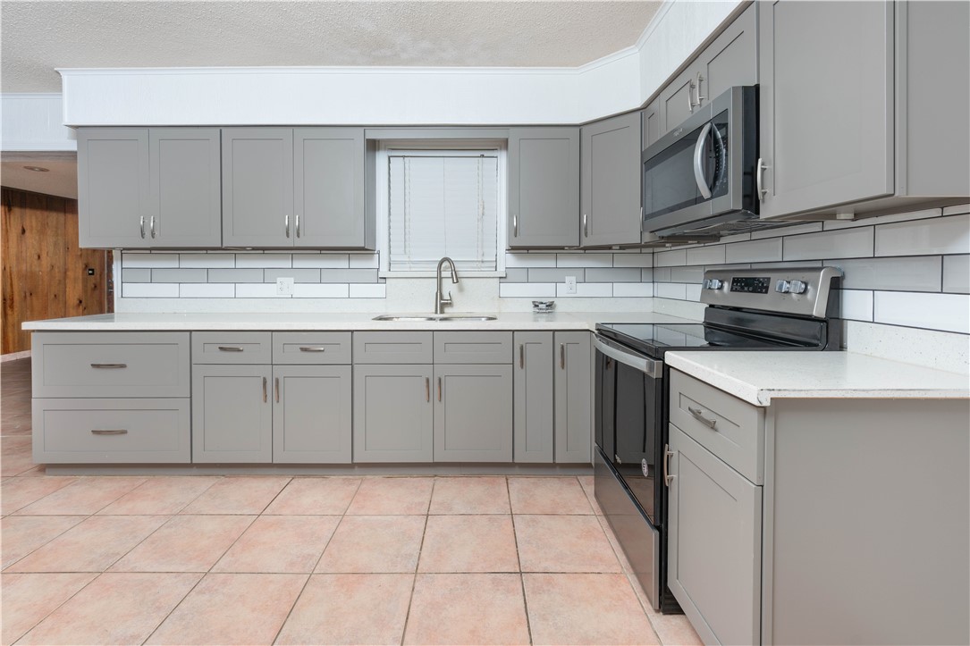 709 Lincoln St Property Photo 6